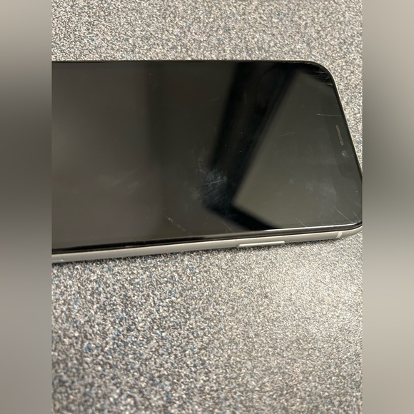 Apple iPhone Xr - Picture 4 of 4